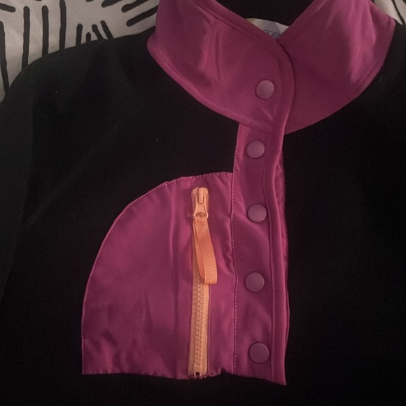 very soft and cute crop sweater no stains or rips - Picture 2 of 2